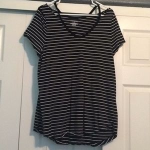 Black and white stripe t shirt